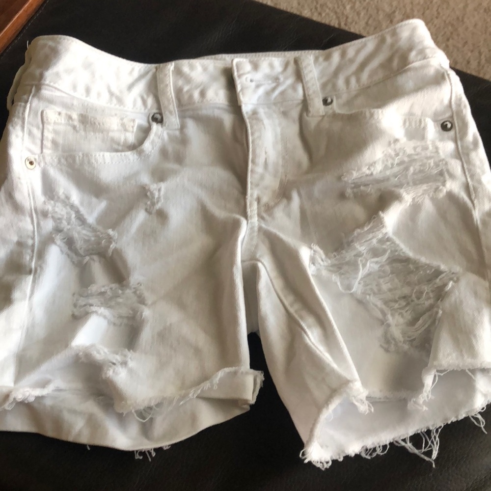 American Eagle white shorts